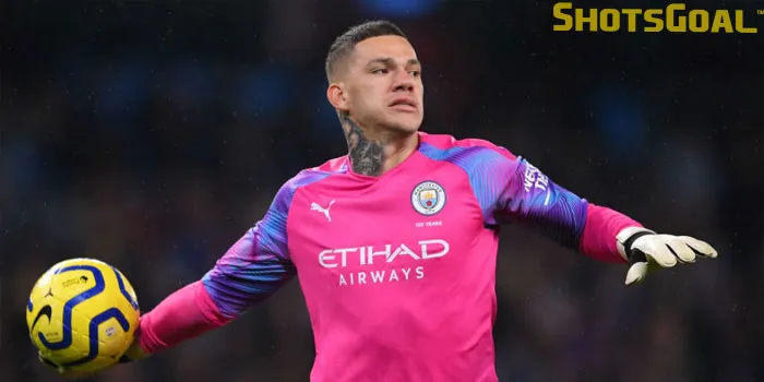 Kiper Jago - Ederson Bisa Tepis Penalti