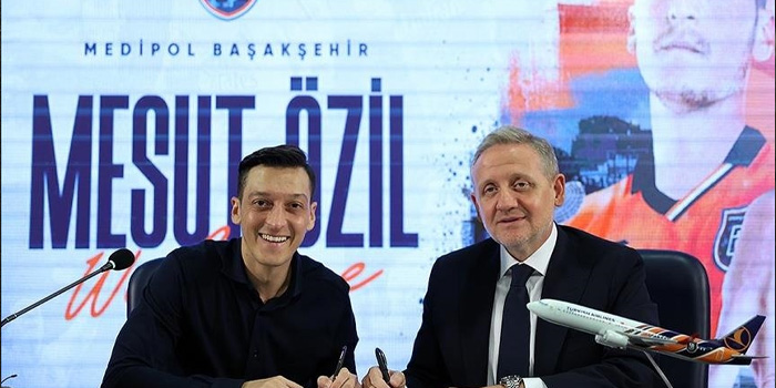 Mesut Özil – Memulai Babak Baru Dari Bintang Lapangan ke Pelatih