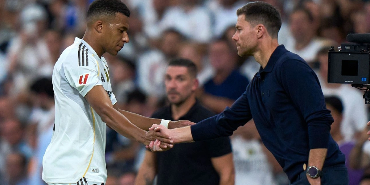 Kylian-Mbappe-Serukan-Pentingnya-Melindungi-Xabi-Alonso-di-Tengah-Tekanan-Berat