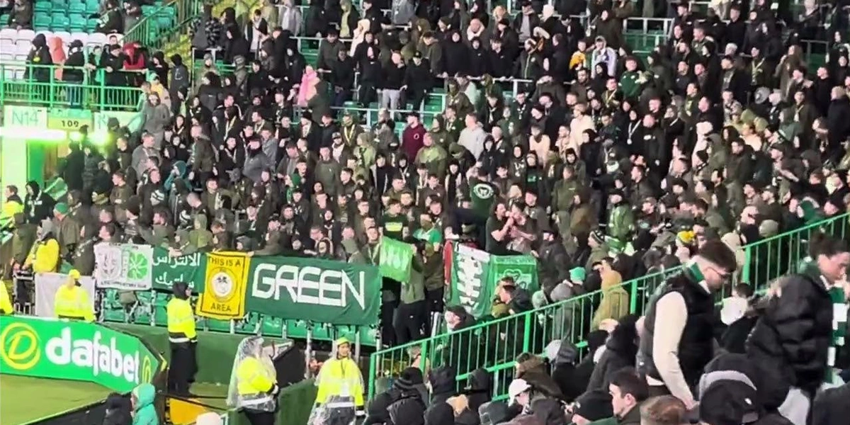 Aksi-Protes-dan-Suasana-Stadion